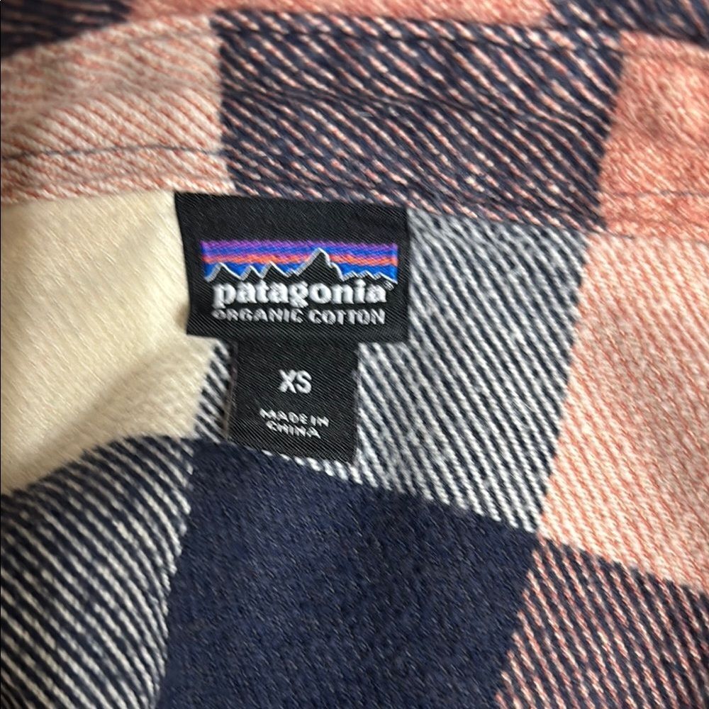 Patagonia Worn Wear Flannel Checkered Shirt in Navy and Peach XS - Picture 9 of 11